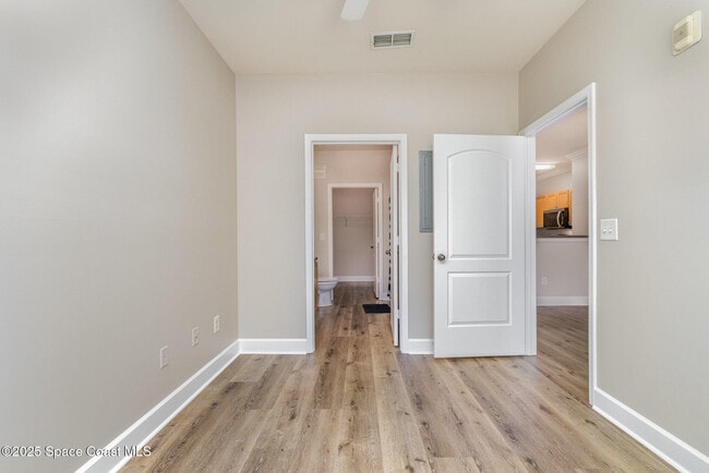 Building Photo - 6470 Borasco Dr
