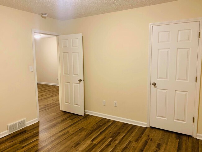 Building Photo - 1610 Flanigan Ct