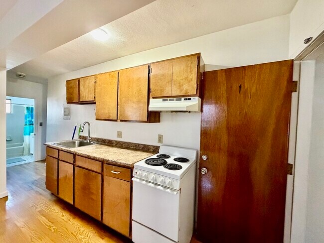 Building Photo - 21 Billings Rd