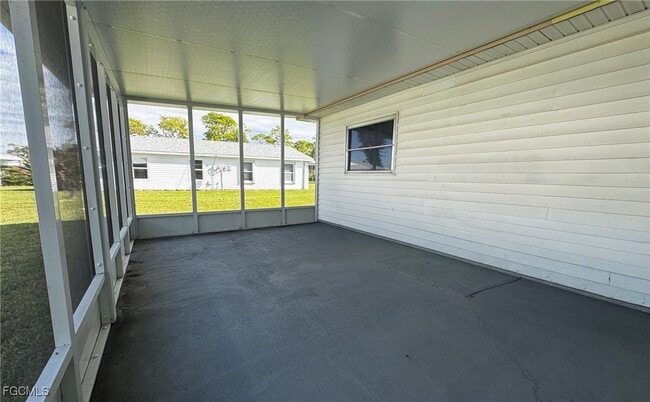 Building Photo - 10 Dawn Flower Cir