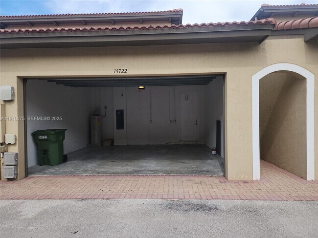 Building Photo - 14722 SW 12th St