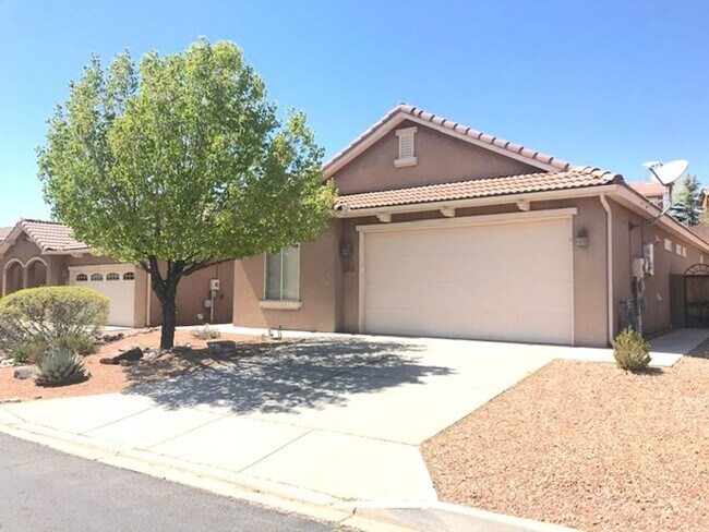Building Photo - Spacious 2 bedroom home in gated 55+ Community w/ community pool in Bernalillo/Rio Rancho. Close ...