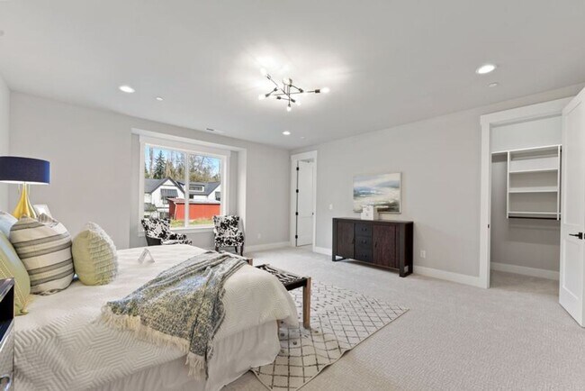Building Photo - Luxury Bellevue Estate in Prestigious Bridle Trails For Rent