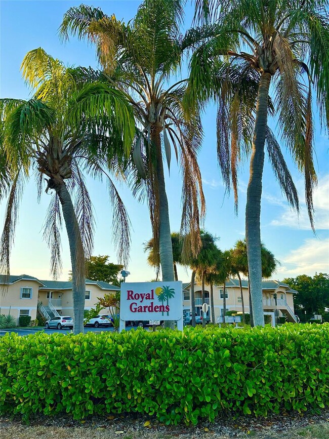 Building Photo - 12165 Royal Palm Blvd