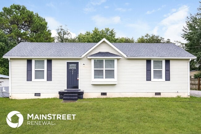 Building Photo - 305 Davis Dr