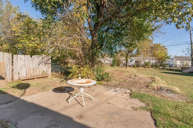 Building Photo - 317 E Key Blvd