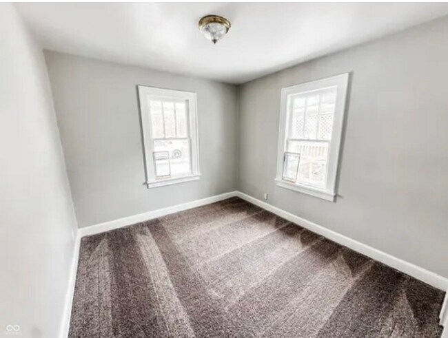 Building Photo - 2 bedroom 1 bath home