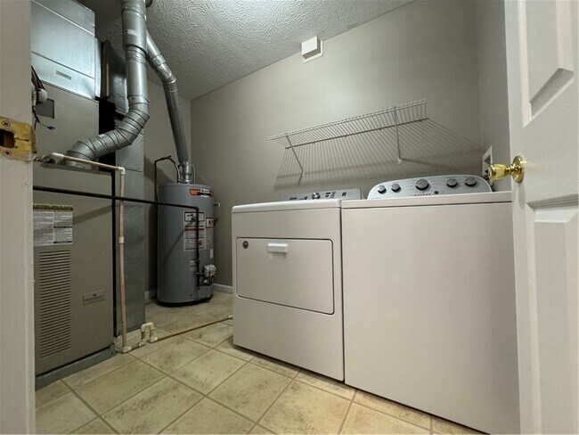 Building Photo - 749 Royal Sunset Dr