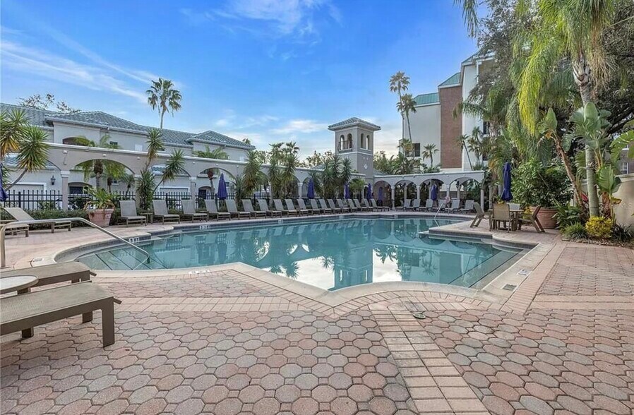 Building Photo - 501 Knights Run Ave