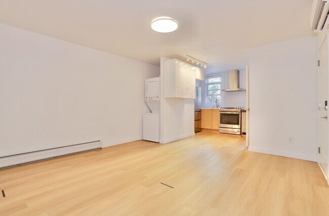 Building Photo - 432 2nd St