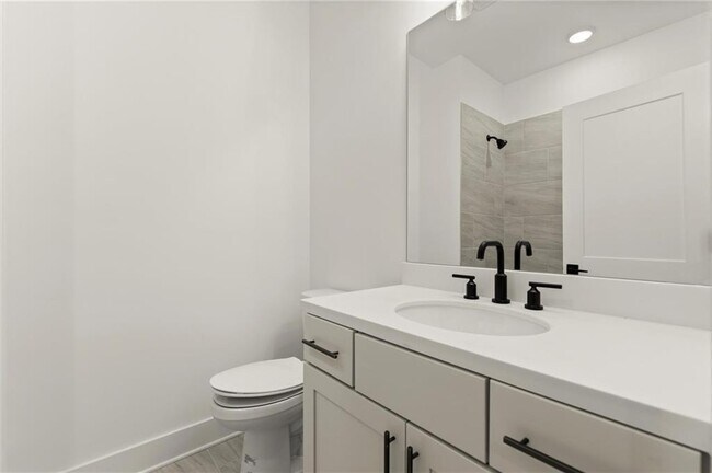 Building Photo - 673 soul Aly