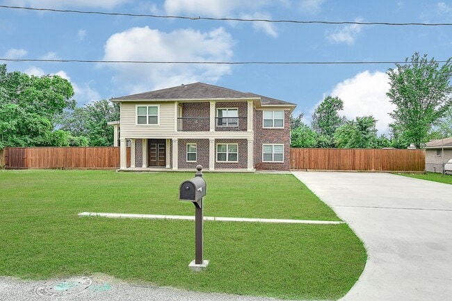 Primary Photo - 12430 Pecan Ct