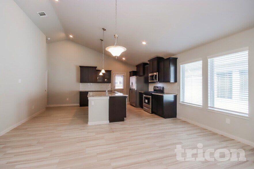 Building Photo - 9838 Gln Brk Ln