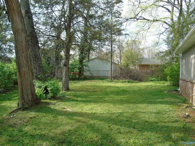 Building Photo - 2504 Maysville Cir NE