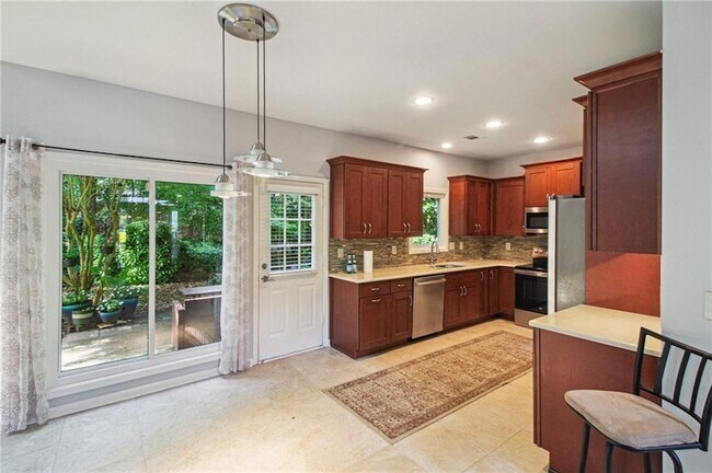 Building Photo - 2979 Rosebrook Dr