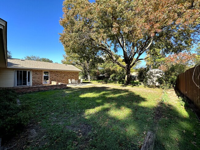 Building Photo - 408 Mimosa Dr