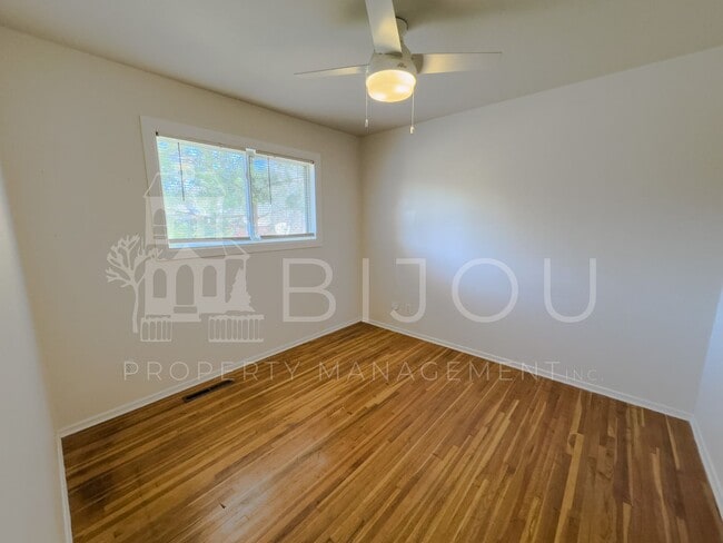 Building Photo - Westside Duplex