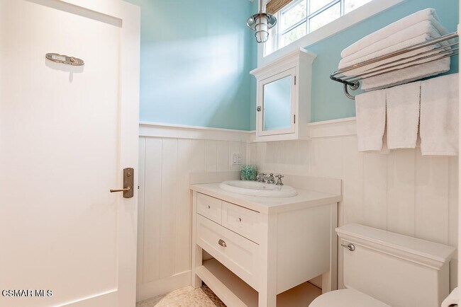 Building Photo - 33410 CA-1