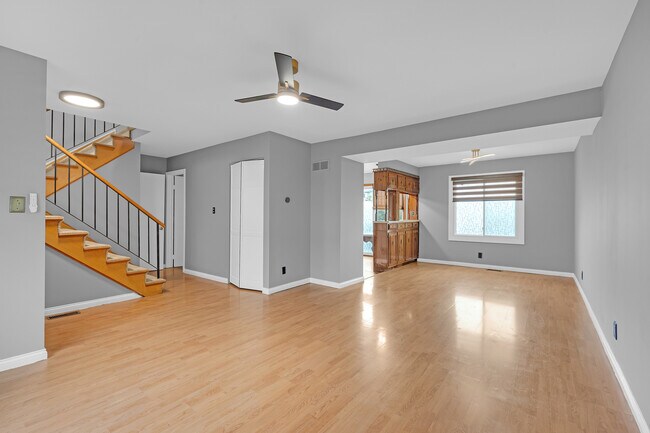 Building Photo - 414 Gainsborough Ct