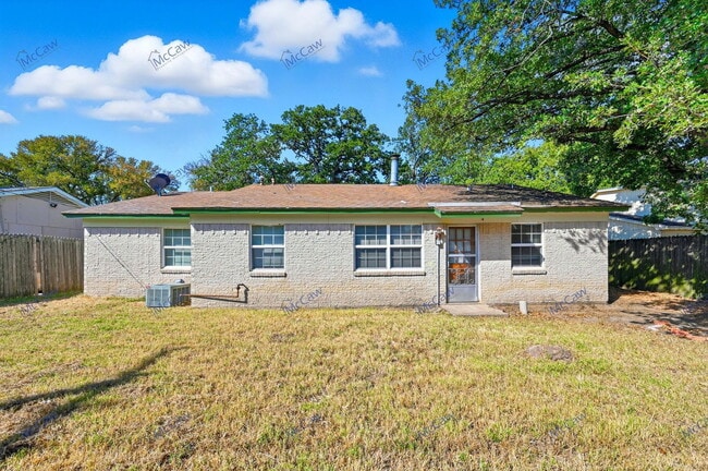 Building Photo - 14732 Oakwood Ln