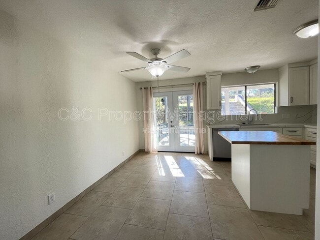 Building Photo - 851 Fulton Rd