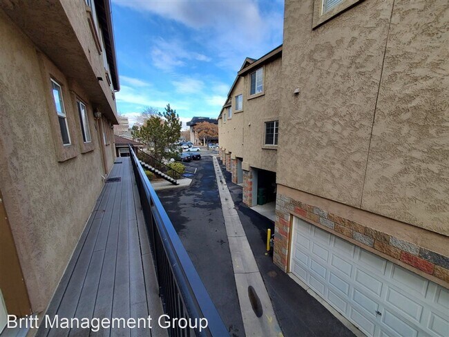 Building Photo - 2 br, 1.5 bath House - 449 Holcomb Avenue