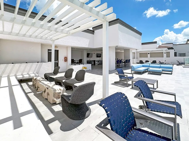 Building Photo - 10900 Legacy Gateway Cir