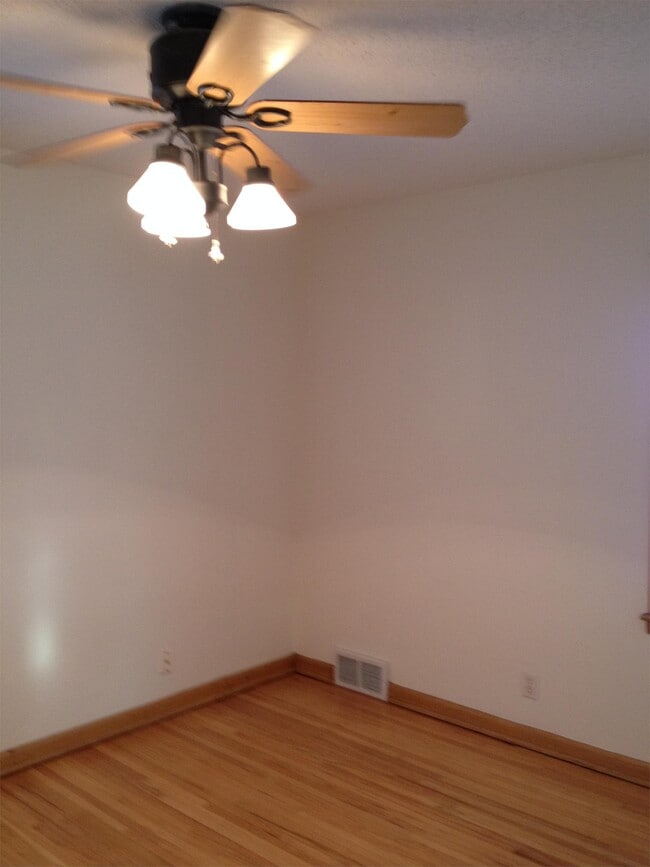 Building Photo - 5620 35th Ave S