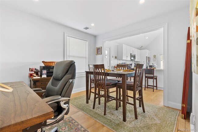 Building Photo - 17 Virginia Ave