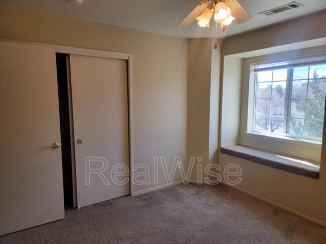 Building Photo - 2080 NE Chanel Ct