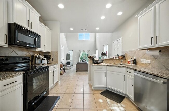 Building Photo - 516 E Slaughter Ln