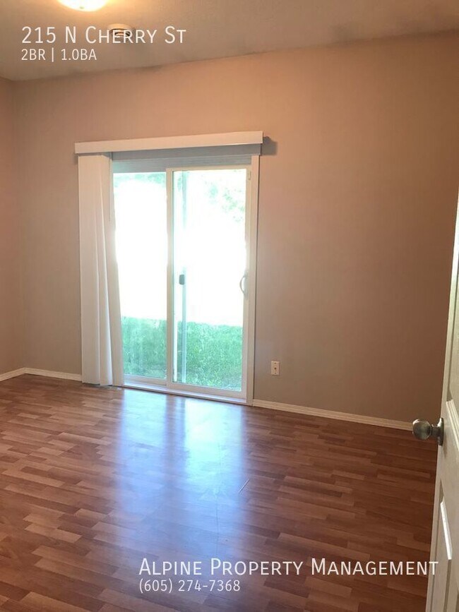 Building Photo - 2 Bedroom Townhome for rent in Lennox, SD!!