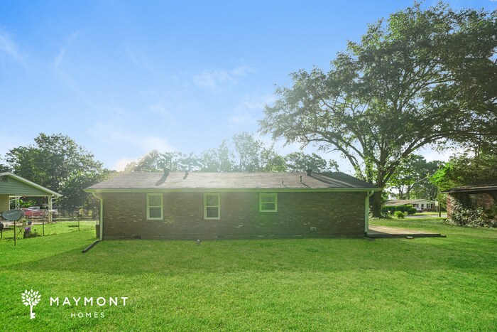 Building Photo - 6197 Castlewood Dr