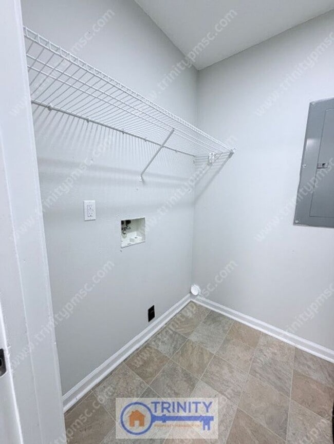 Building Photo - Now Available – Updated 2BR Apartment in Easley!