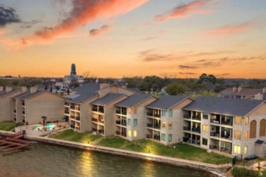 Building Photo - Towne Square Condos