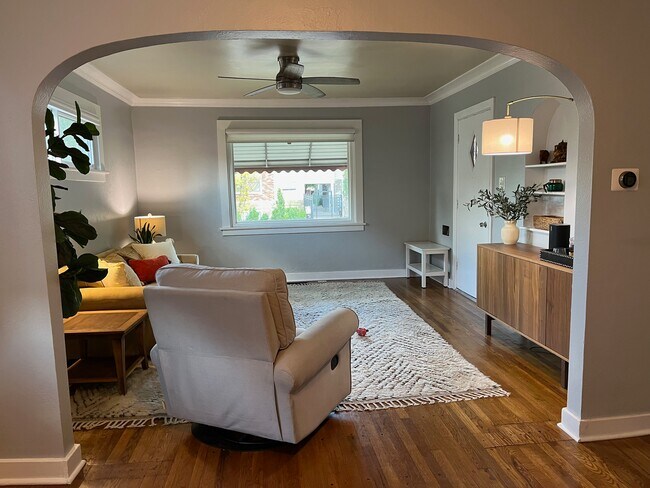 Building Photo - 933 Harrison St