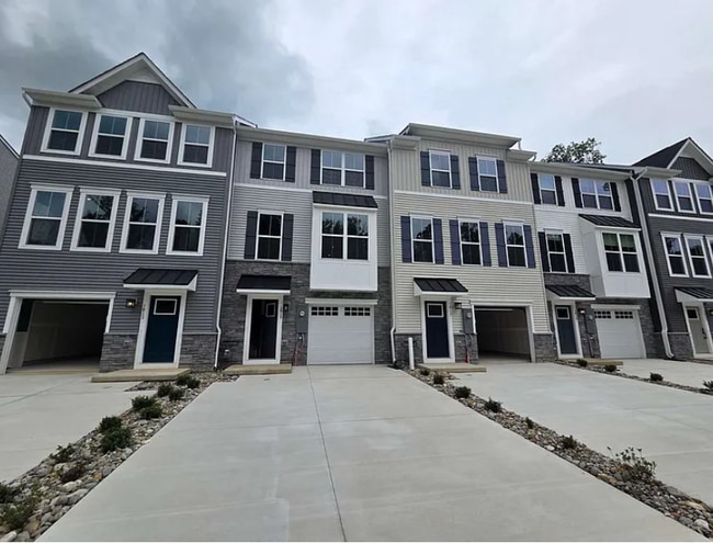 Building Photo - 1815 Bergerac Ct