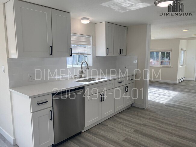 Building Photo - 1310 Poindexter Ave W