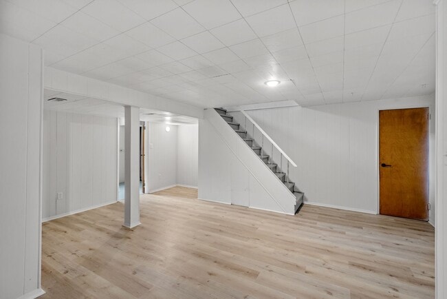 Building Photo - AVAILABLE AUGUST 1ST!! DON'T MISS THIS 3 B...