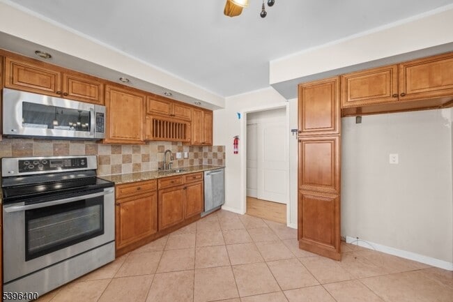 Building Photo - 136 Clifton Blvd