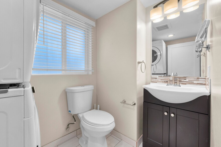 Building Photo - 10454 S Golden Willow Dr