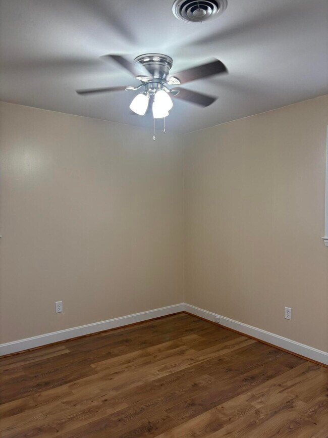 Building Photo - 855 Whatley St