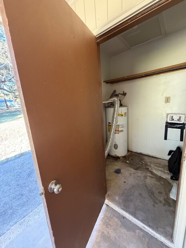 Building Photo - 8650 Jernigan Rd