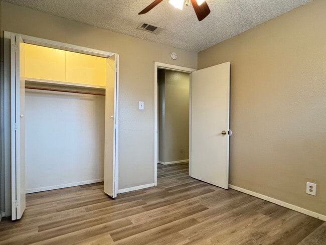 Building Photo - 4217 Aberdeen Dr