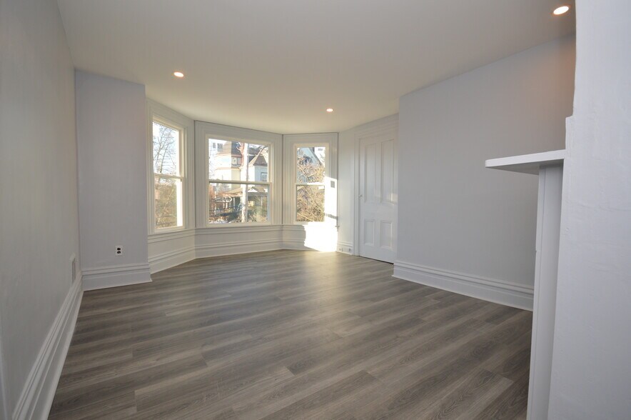 Building Photo - 113 Meade Ave