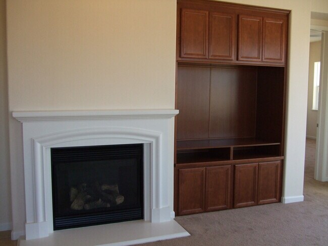 Building Photo - 10125 Cavalry Cir