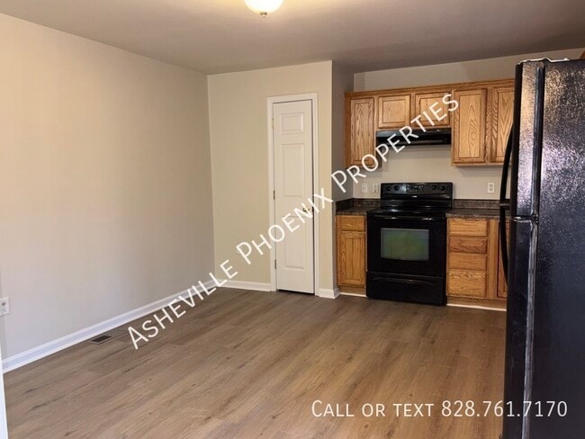 Building Photo - 18 Ican Dr