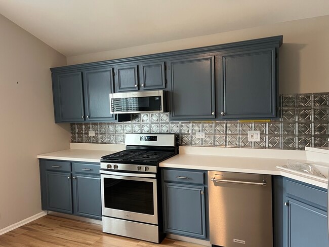 Building Photo - 401 Cromwell Cir