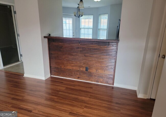 Building Photo - 403 Foot Log Ln