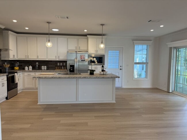 Building Photo - 250 Bimini Cay Cir